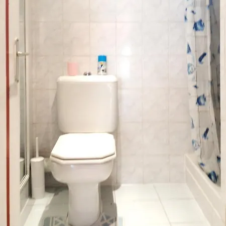 Lägenhet Charmant A Avec Vue Montagne + Terrasse 58 M²