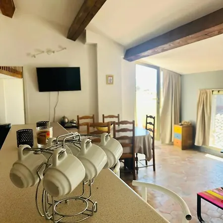 Lägenhet Charmant A Avec Vue Montagne + Terrasse 58 M²